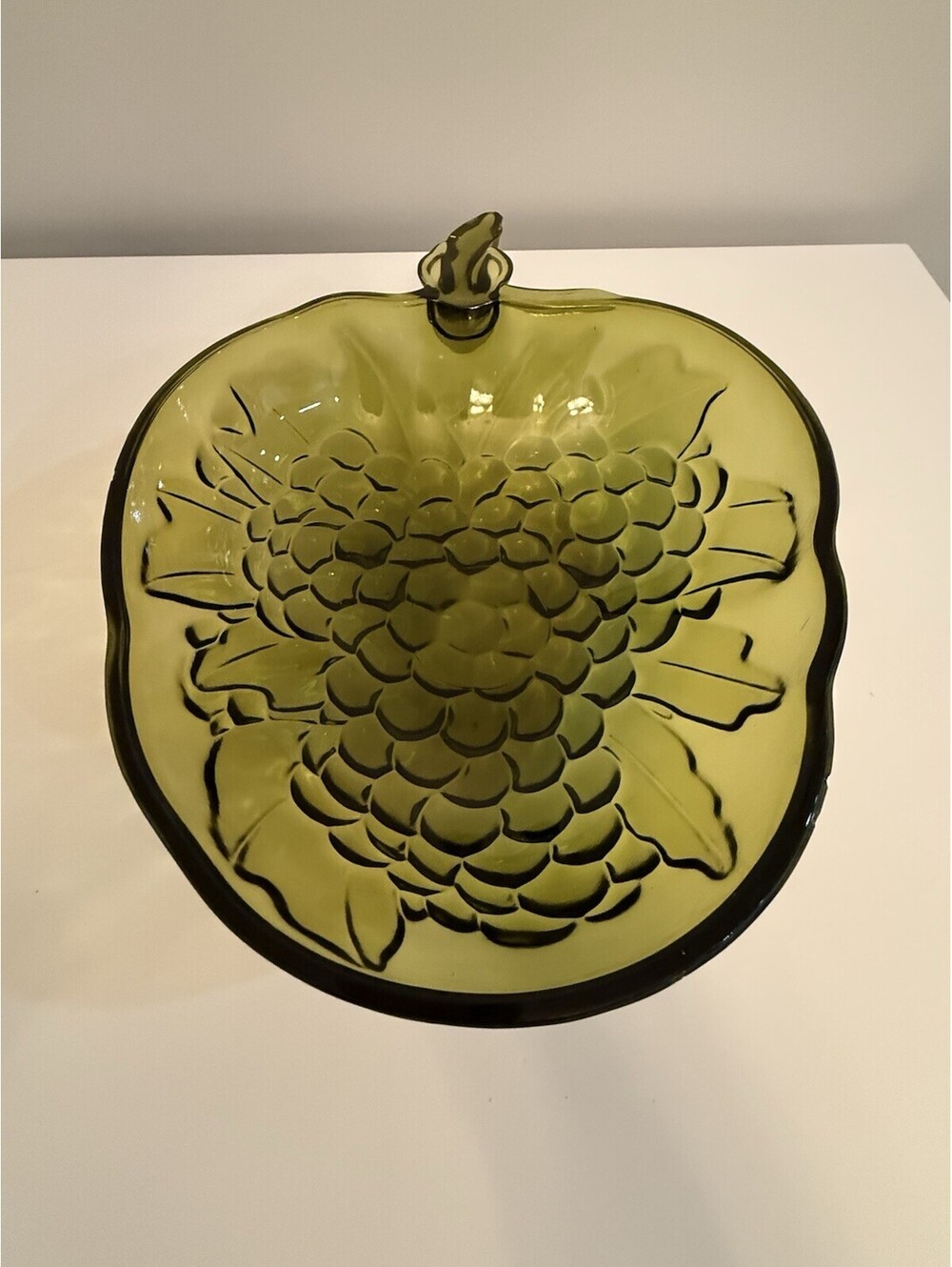 Vintage Large Green Indiana Glass Cluster of Grapes Serving Bowl Fruit Salad